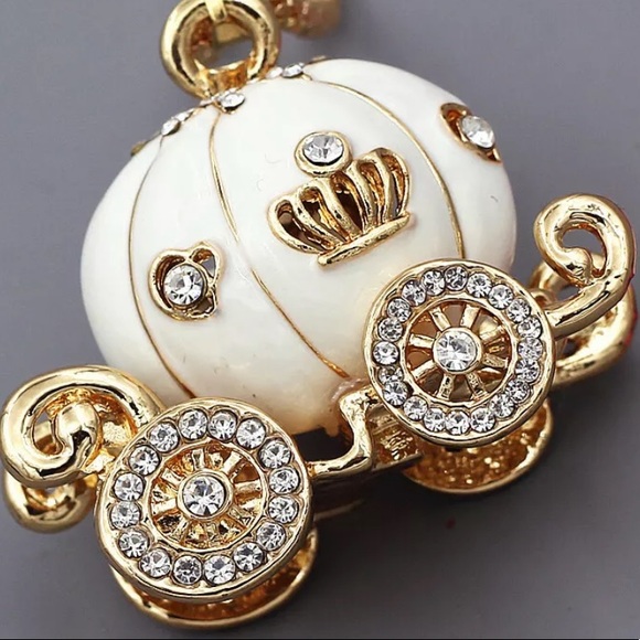 Betsey Johnson Jewelry - Betsey Johnson Pendant Necklace